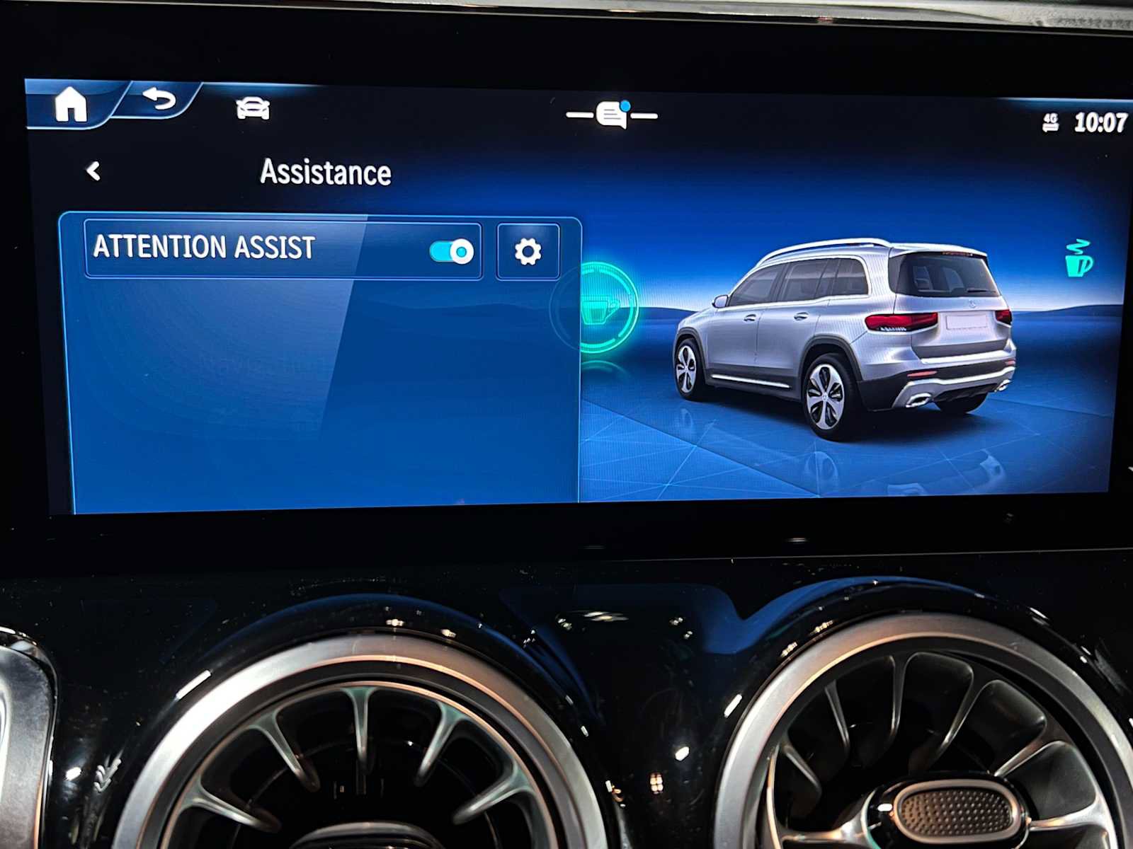 Used 2025 Mercedes-Benz GLB 250 4MATIC image 34