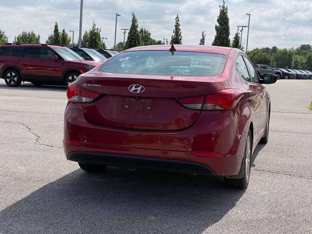 Used 2015 Hyundai Elantra SE w/ Option Group 02 FWD image 7