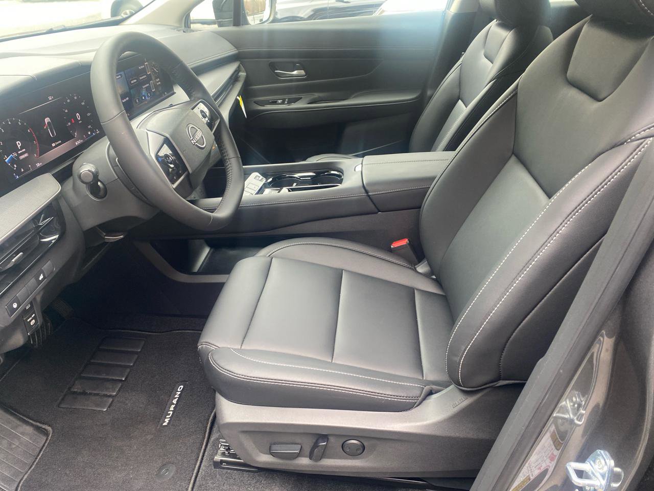 Used 2025 Nissan Murano SV AWD/4WD image 6
