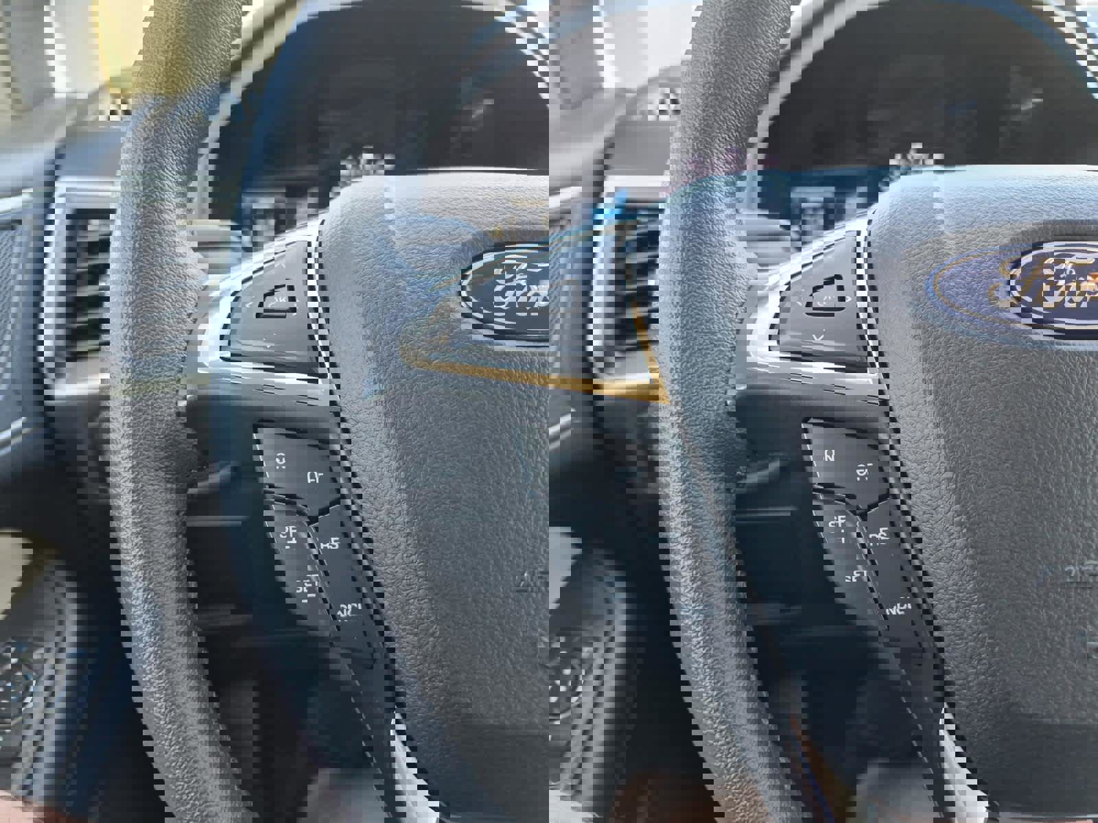 Used 2024 Ford Edge SEL w/ Convenience Package image 19