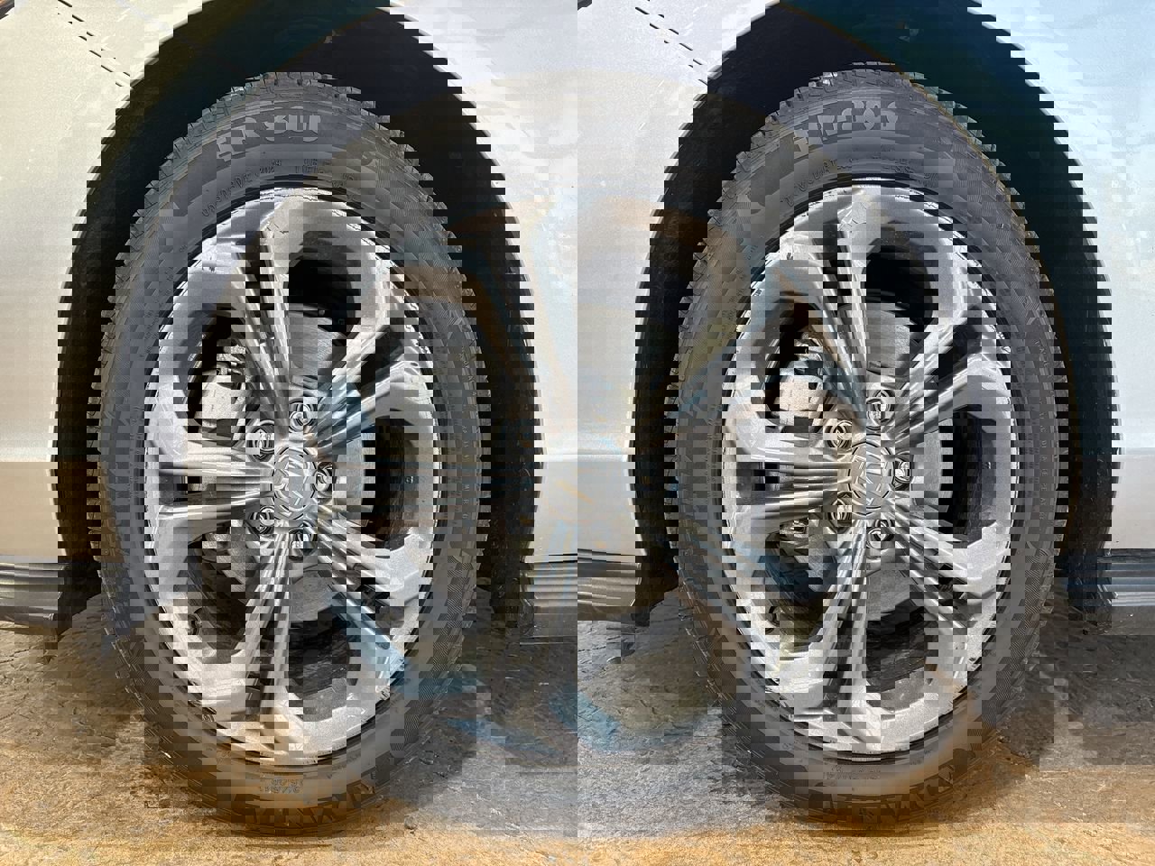 Used 2023 Honda Accord EX image 10