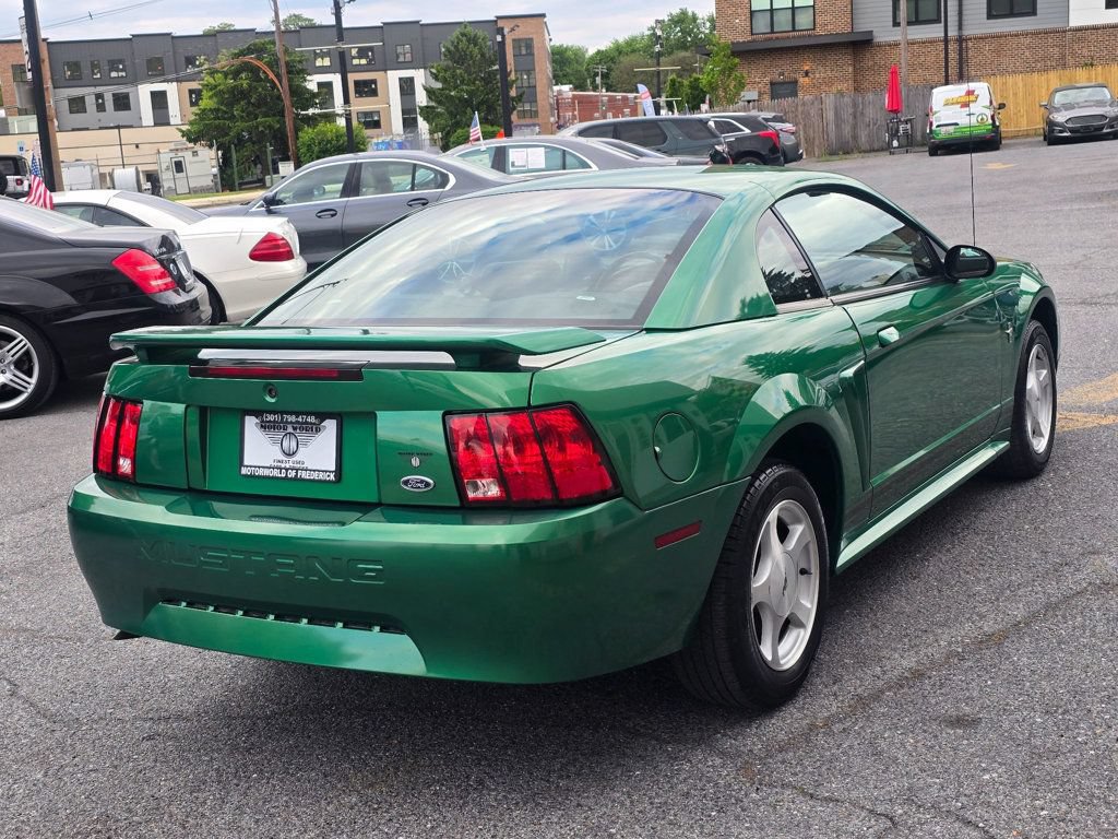 Used 2001 Ford Mustang Premium RWD image 4