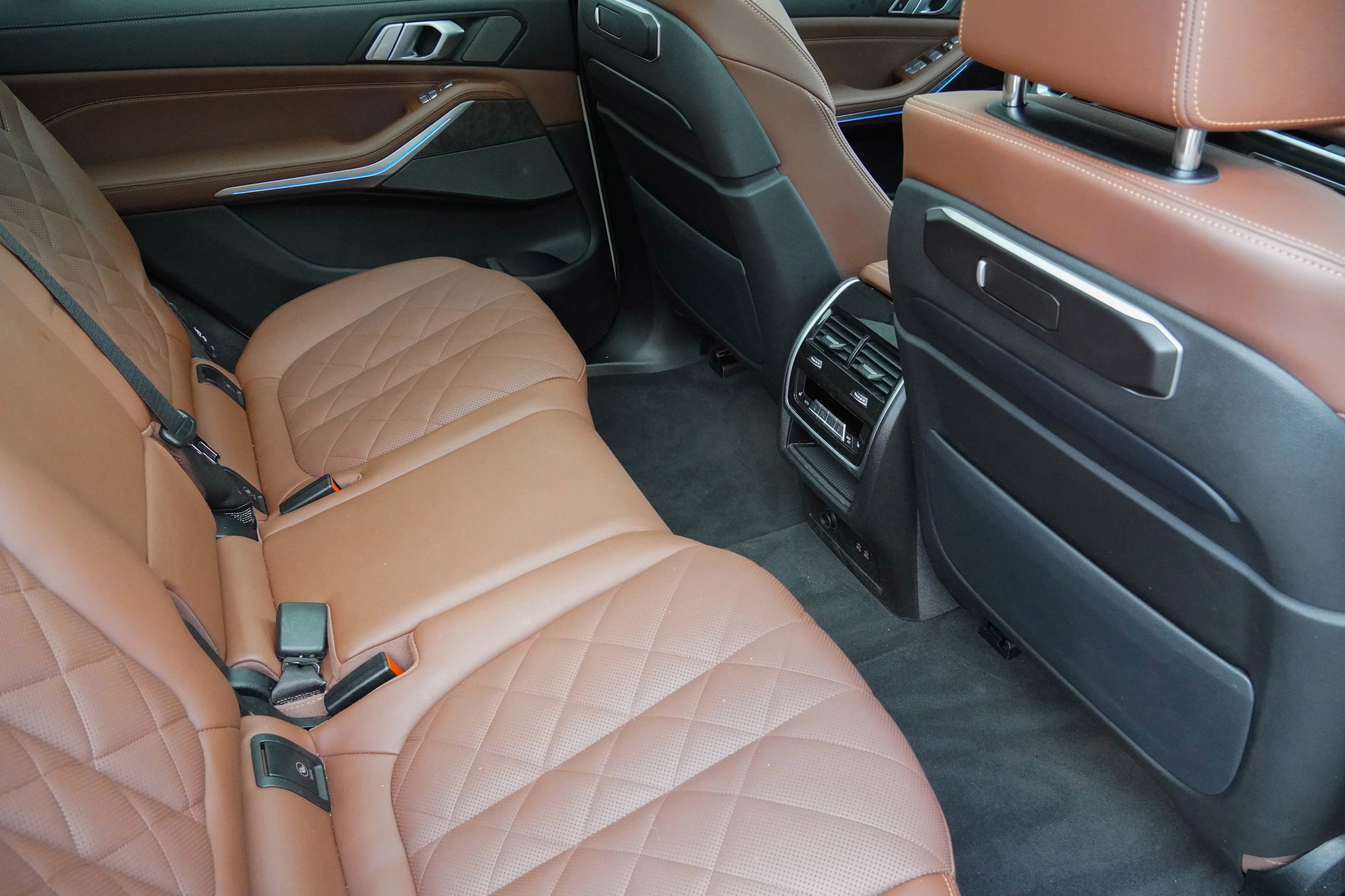 Certified 2024 BMW X7 xDrive40i w/ Premium Package image 34