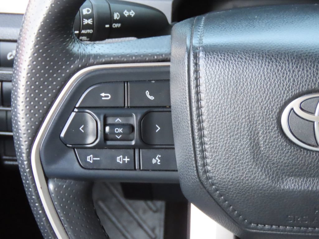 Used 2025 Toyota 4Runner SR5 AWD/4WD image 42