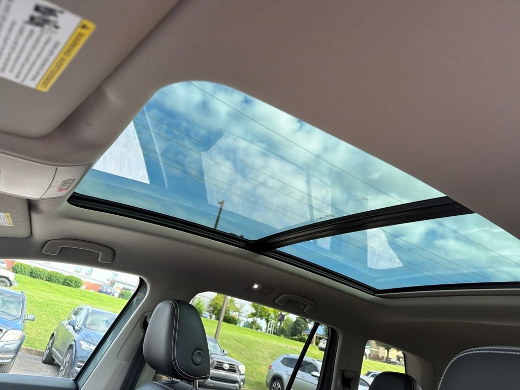 Used 2023 Volkswagen Atlas SE w/ Panoramic Sunroof Package FWD image 29