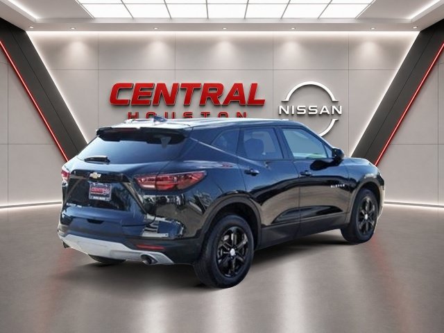 Used 2025 Chevrolet Blazer LT AWD/4WD image 4