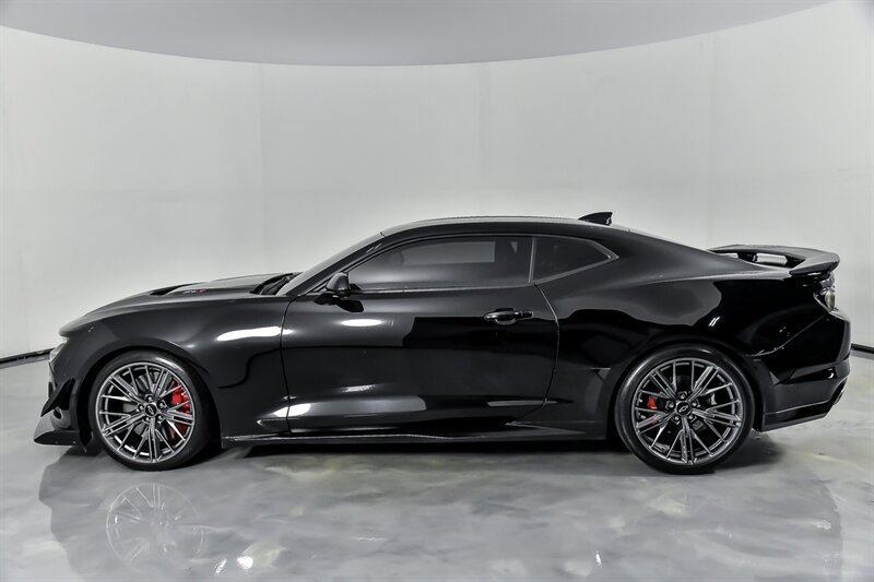 Used 2019 Chevrolet Camaro ZL1 RWD image 8