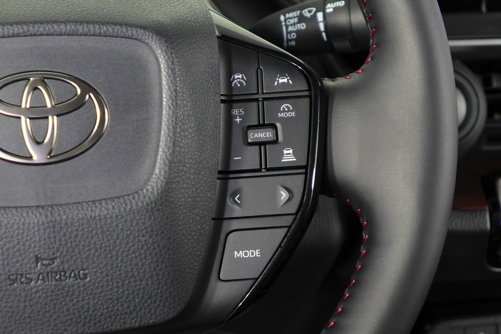 Used 2024 Toyota Prius Prime SE image 29