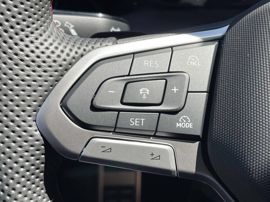 New 2026 Volkswagen GTI SE FWD image 19