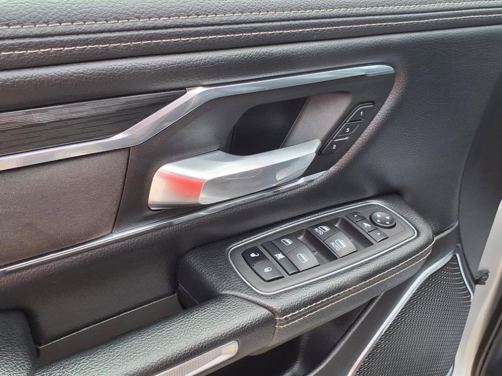 Used 2024 RAM 1500 Laramie image 11