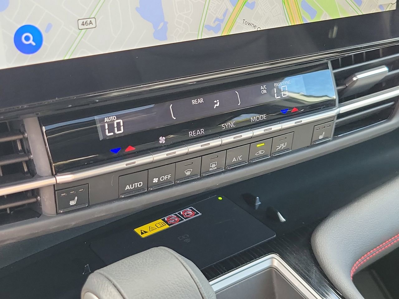 Used 2025 Toyota Sienna XSE w/ XSE Plus Package image 28