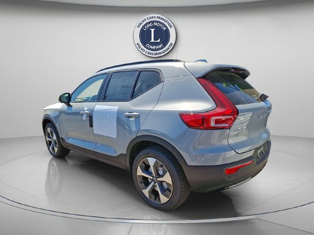 New 2026 Volvo XC40 B5 Plus w/ Protection Package Premier AWD/4WD image 3