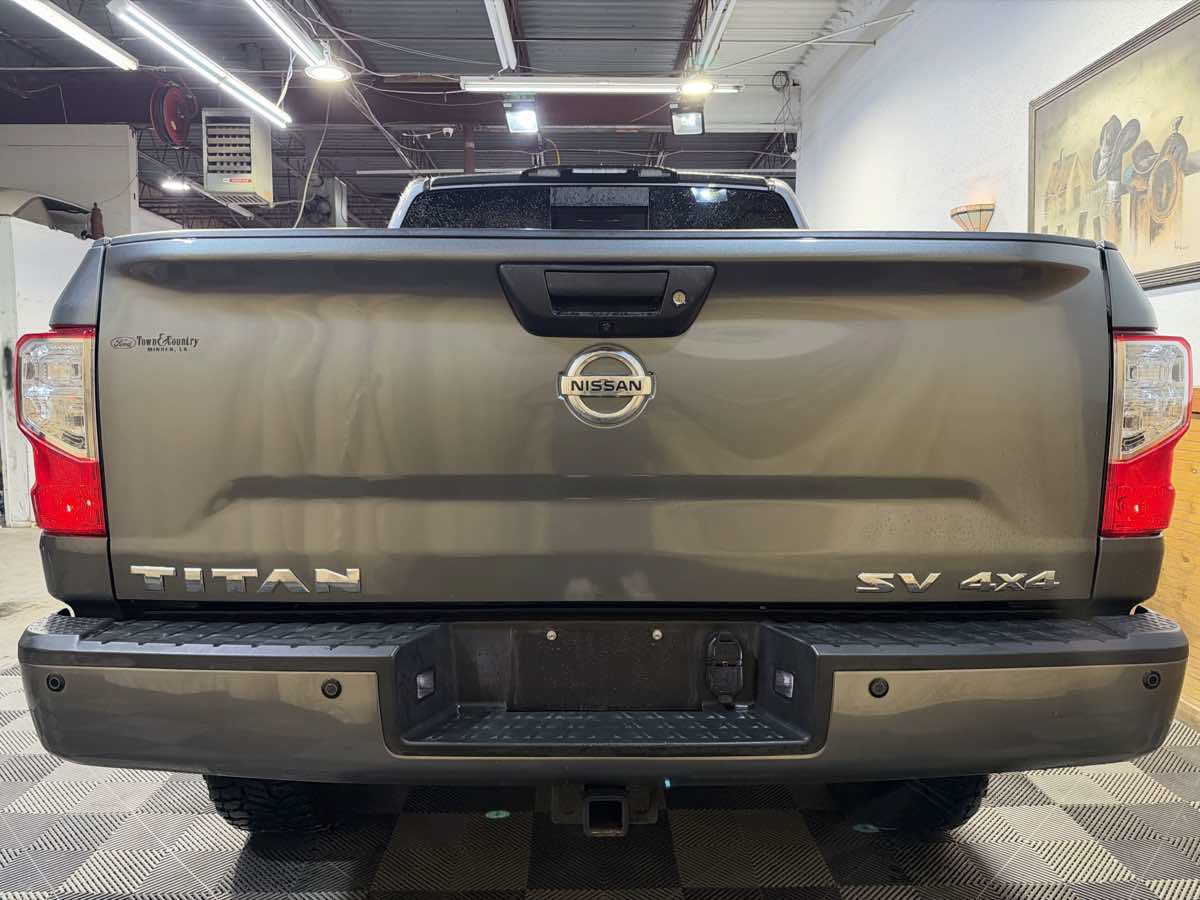 Used 2017 Nissan Titan SV AWD/4WD image 4
