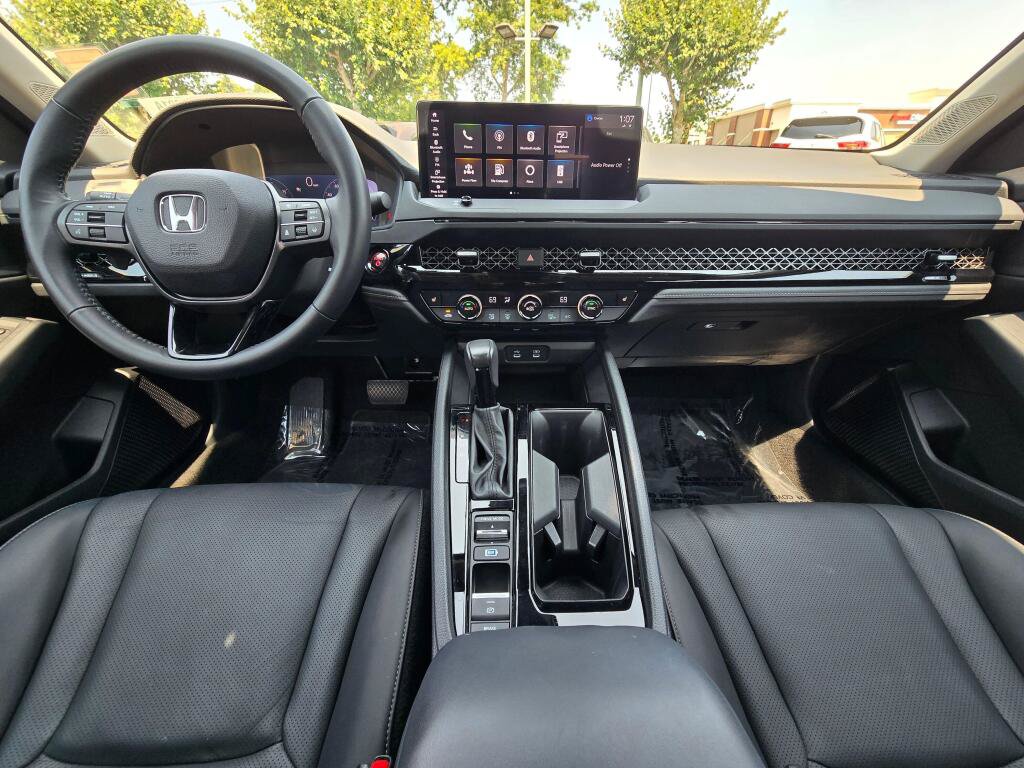 Used 2023 Honda Accord EX-L image 2
