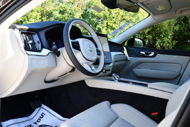 New 2027 Volvo XC60 B5 Ultra AWD/4WD image 14