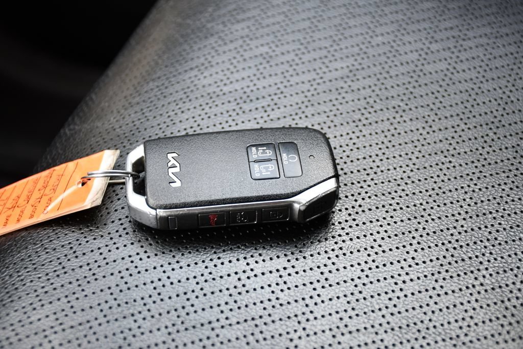 Used 2022 Kia Carnival SX Prestige FWD image 19