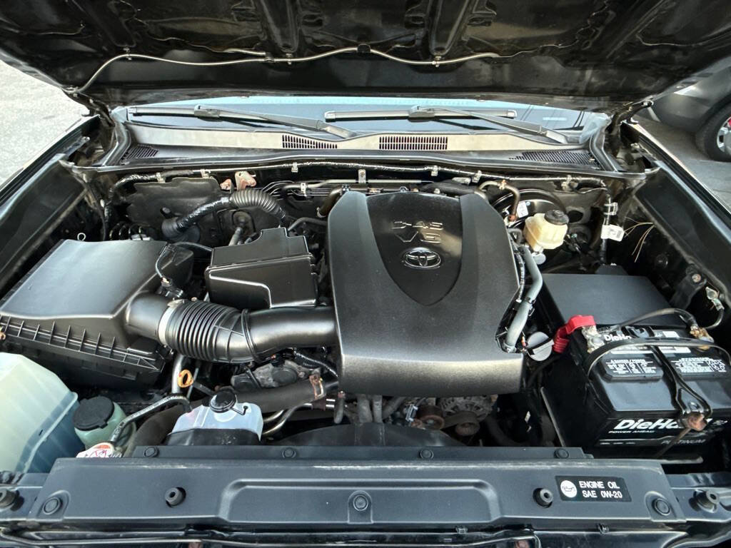 Used 2018 Toyota Tacoma SR5 image 22