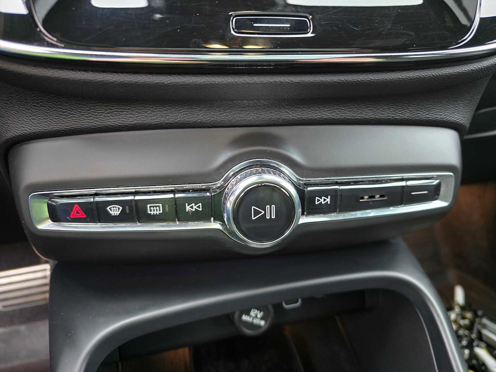 Certified 2022 Volvo XC40 P8 Recharge Ultimate image 36