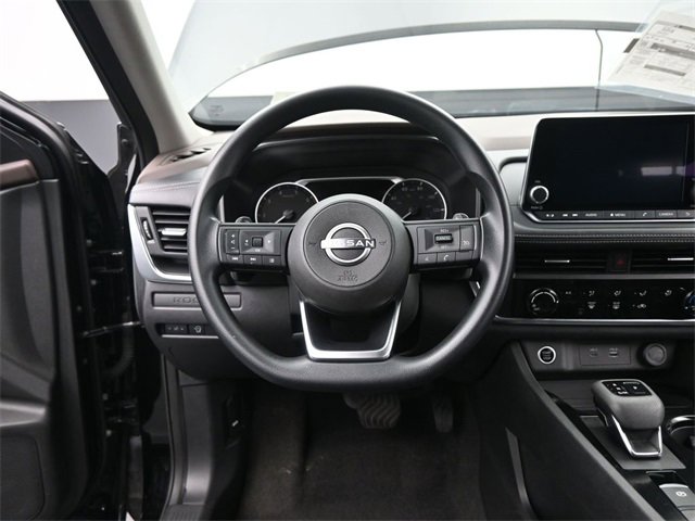 Used 2023 Nissan Rogue S image 27