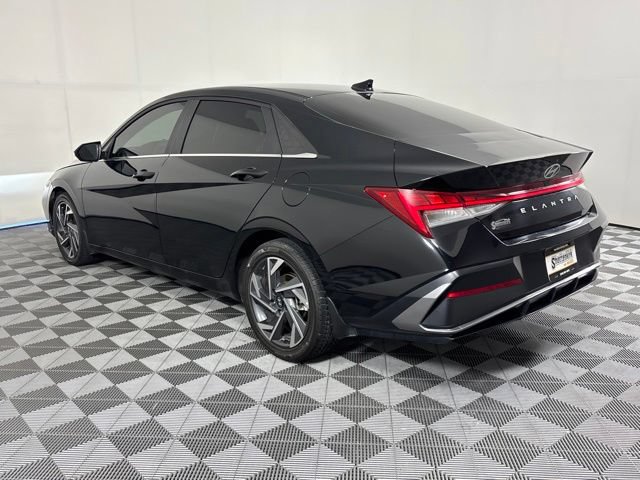 Used 2024 Hyundai Elantra SEL w/ Convenience Package FWD image 8