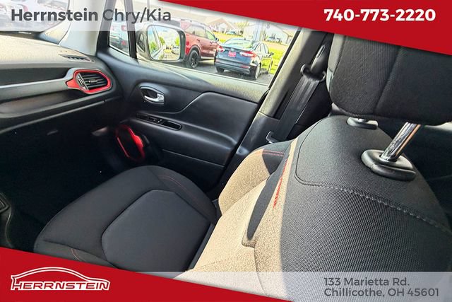 Used 2023 Jeep Renegade Trailhawk AWD/4WD image 10