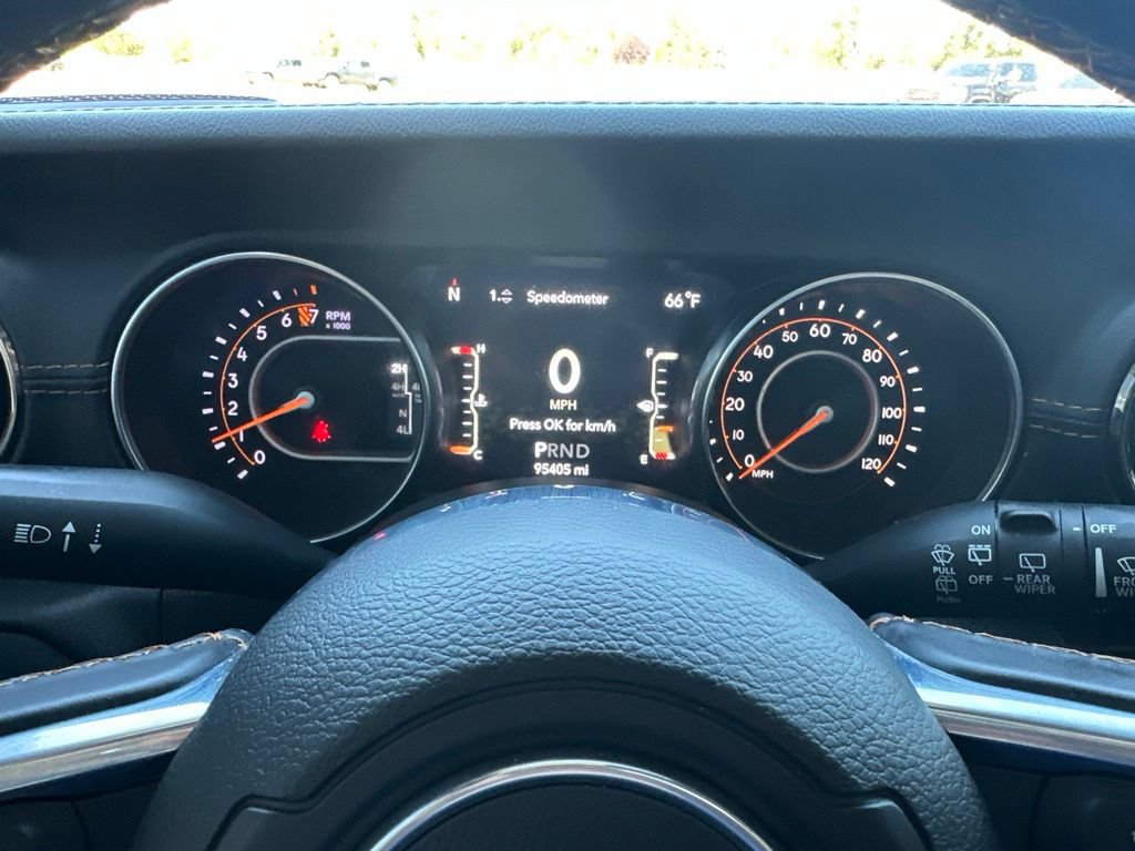Used 2021 Jeep Wrangler Unlimited Sahara AWD/4WD image 2