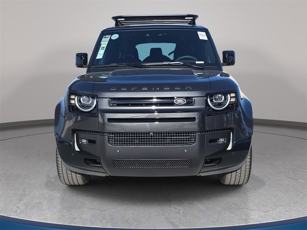 New 2026 Land Rover Defender 130 X-Dynamic SE image 2