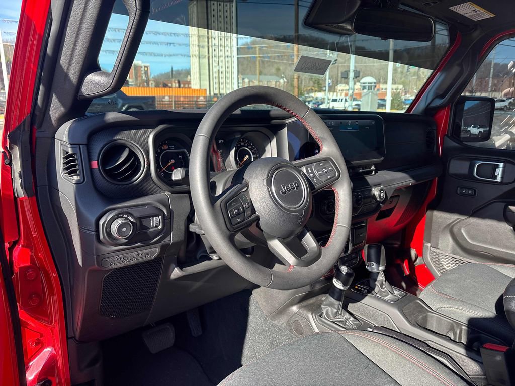 Used 2024 Jeep Wrangler Unlimited Rubicon image 12
