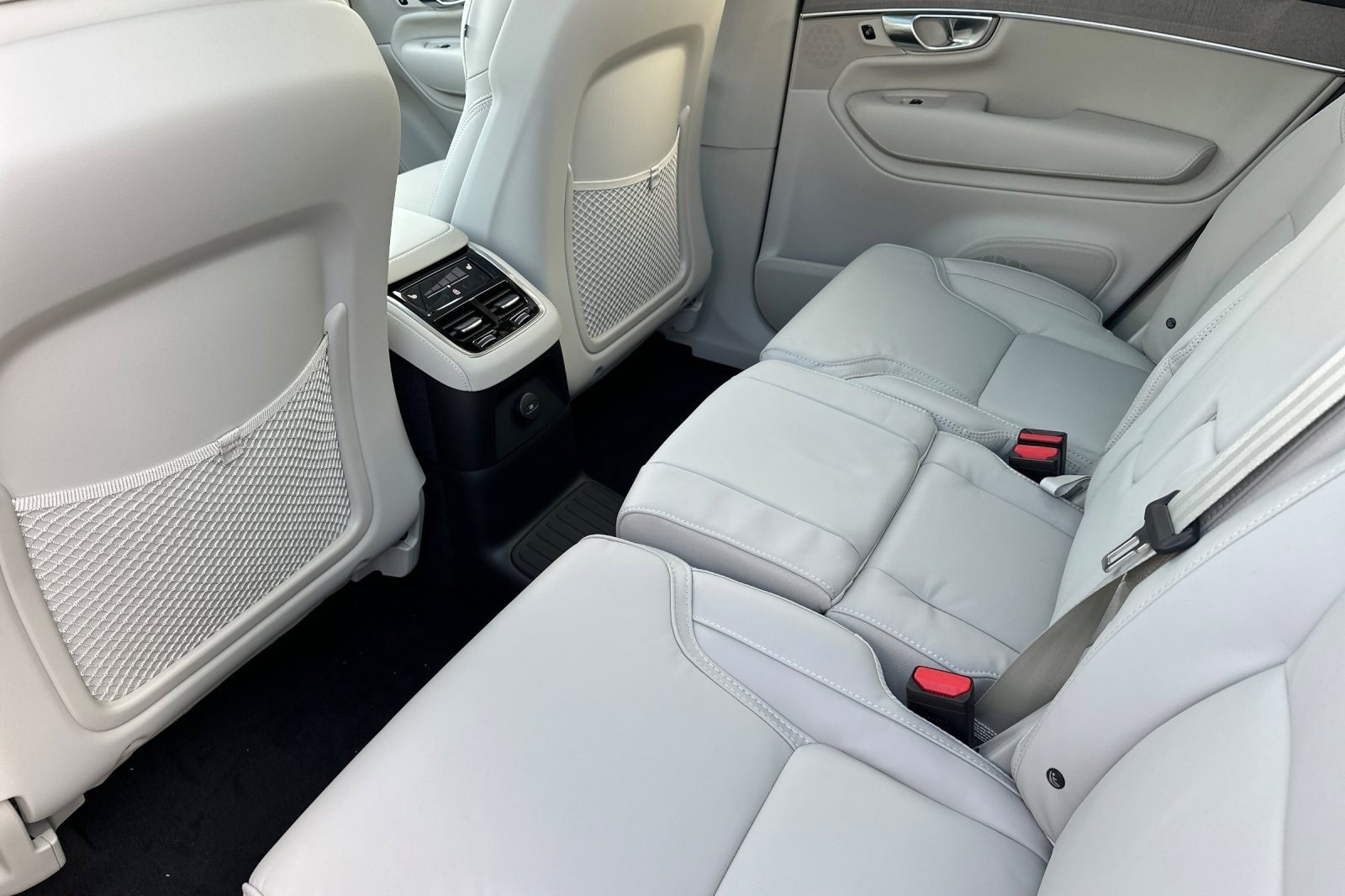 New 2026 Volvo XC90 T8 Ultra image 4