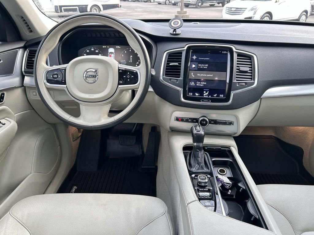 Used 2016 Volvo XC90 T6 Momentum image 17