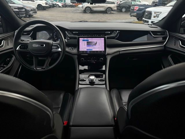 Used 2022 Jeep Grand Cherokee Overland w/ Adv Protech Group III image 25