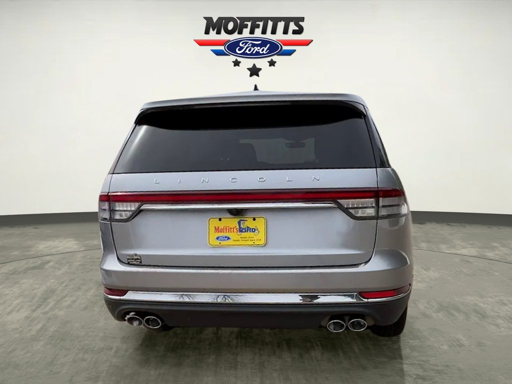 Used 2023 Lincoln Aviator Reserve AWD/4WD image 4