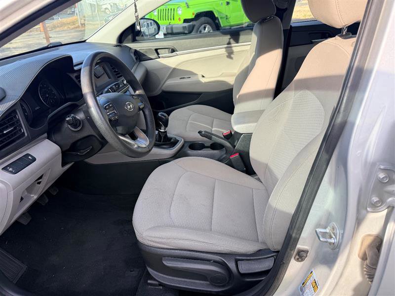 Used 2019 Hyundai Elantra SE image 20