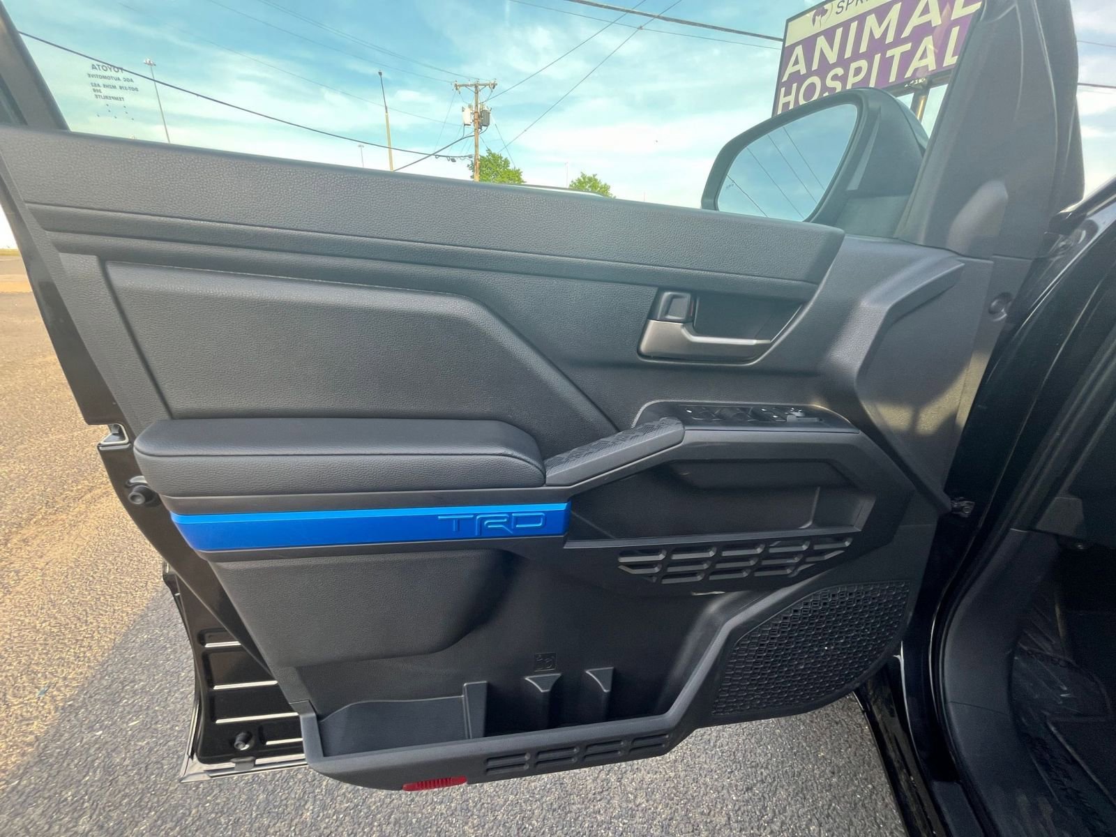Used 2025 Toyota Tacoma TRD Off-Road AWD/4WD image 18
