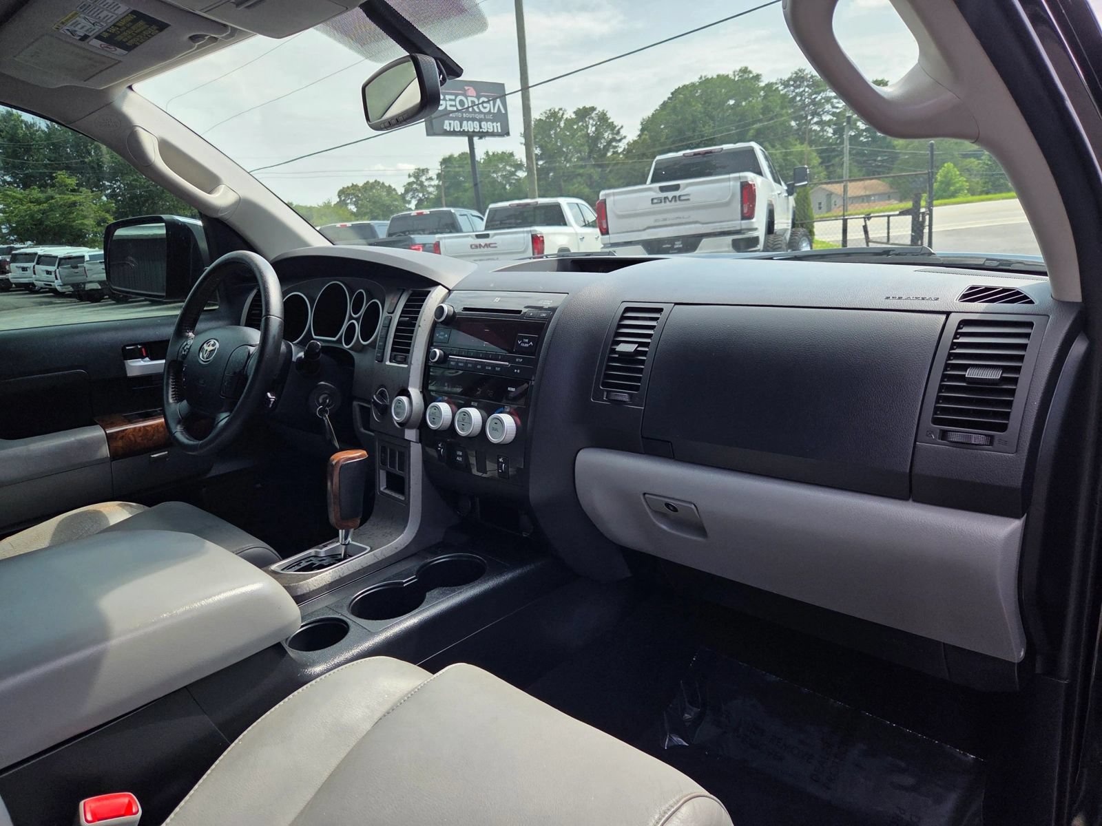 Used 2012 Toyota Tundra Limited w/ Memory Pkg AWD/4WD image 13