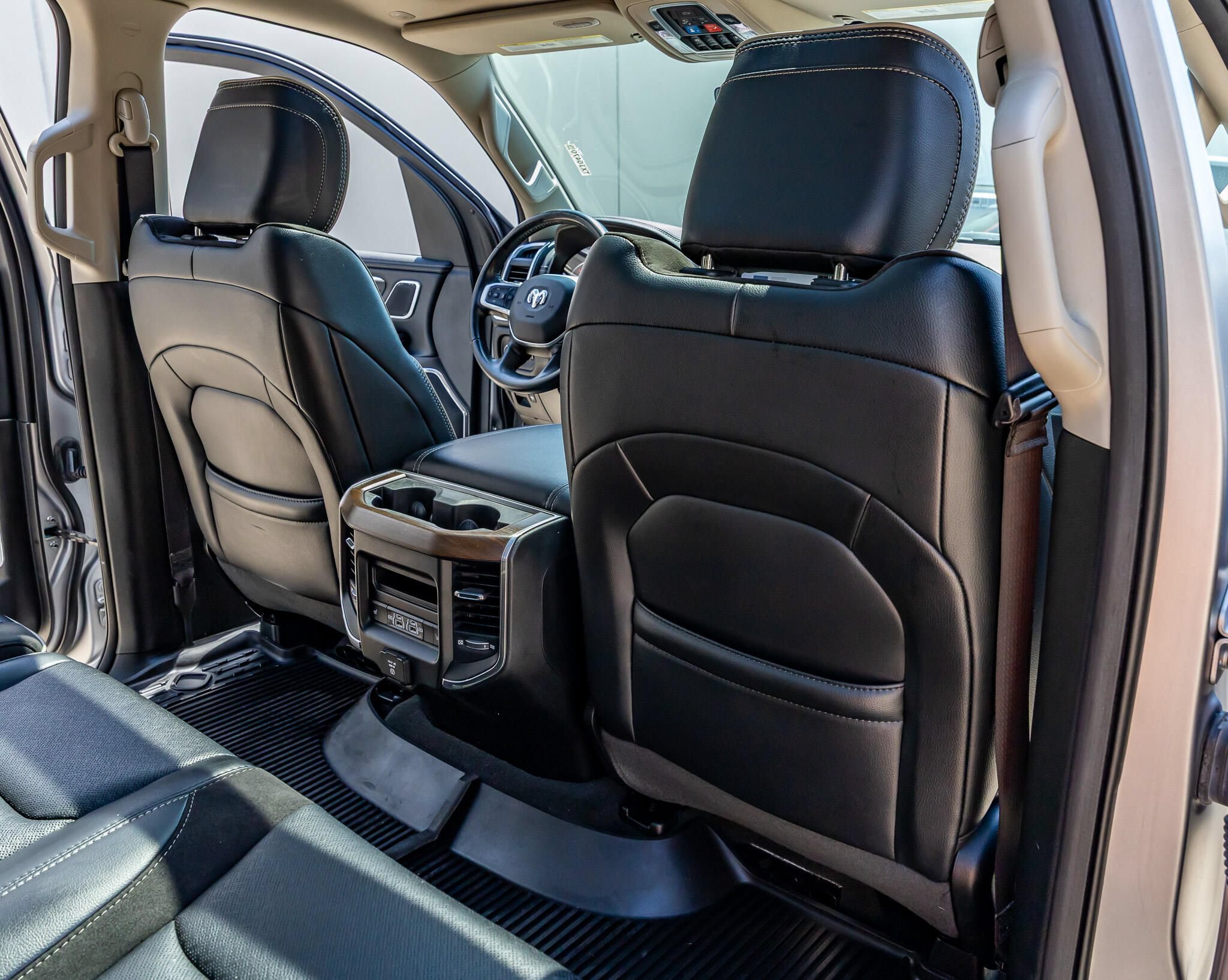 Used 2022 RAM 1500 Laramie AWD/4WD image 30