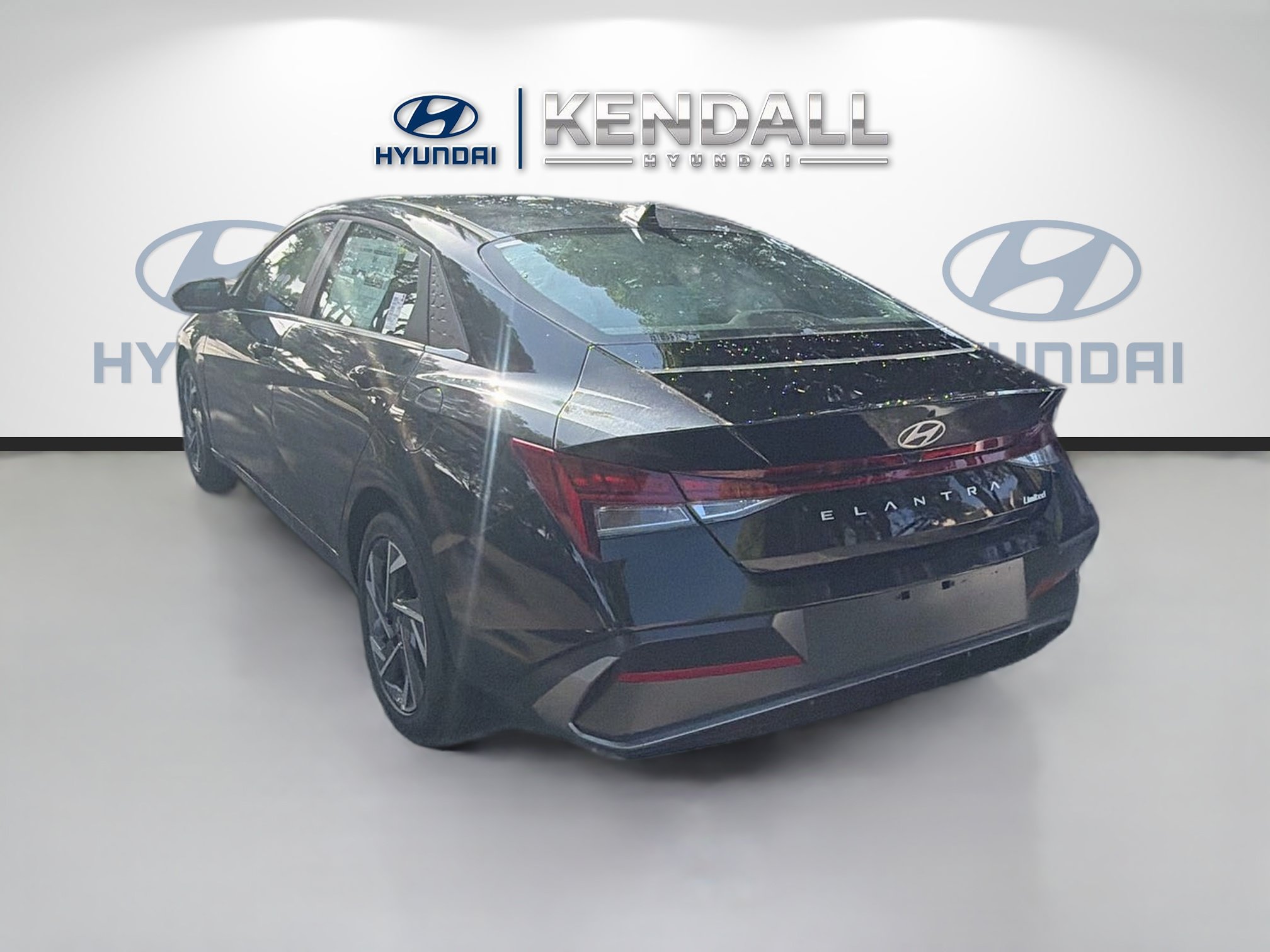 New 2026 Hyundai Elantra Limited FWD image 4