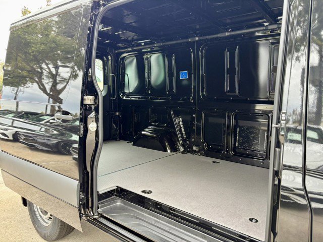 New 2025 Mercedes-Benz Sprinter 2500 image 6