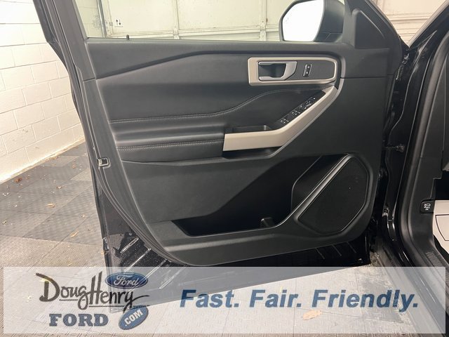 Used 2023 Ford Explorer XLT w/ Equipment Group 202A image 24