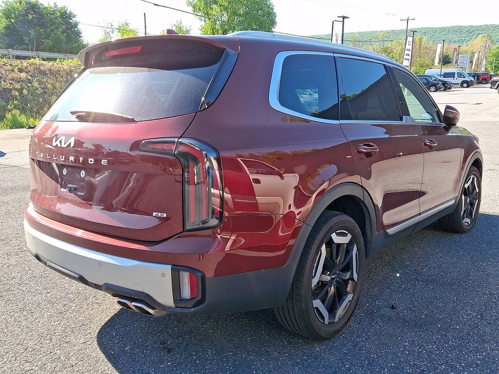 Used 2023 Kia Telluride EX w/ EX Captain's Chair Package AWD/4WD image 6