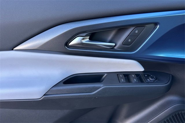 New 2026 Chevrolet Equinox EV LT image 14