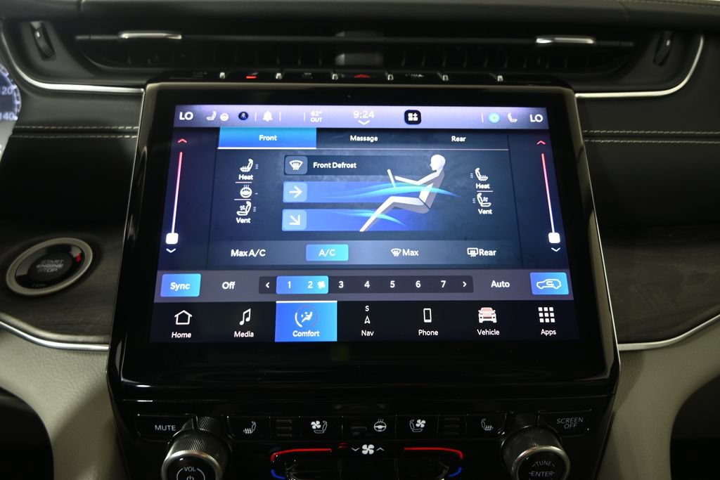 Used 2021 Jeep Grand Cherokee L Overland w/ Luxury Tech Group IV AWD/4WD image 28