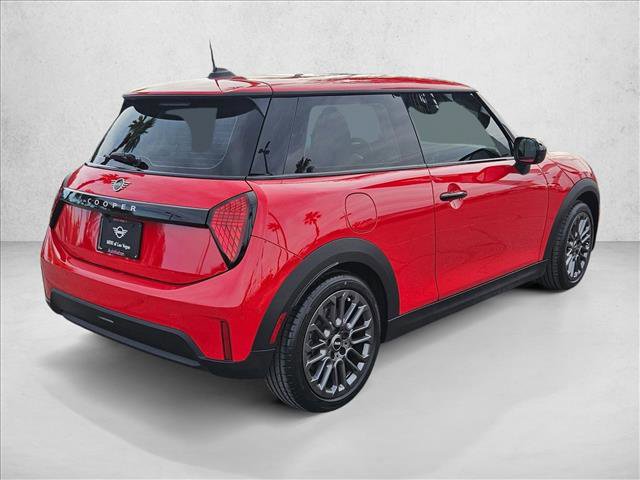 Used 2025 MINI Cooper 2-Door Hardtop image 5
