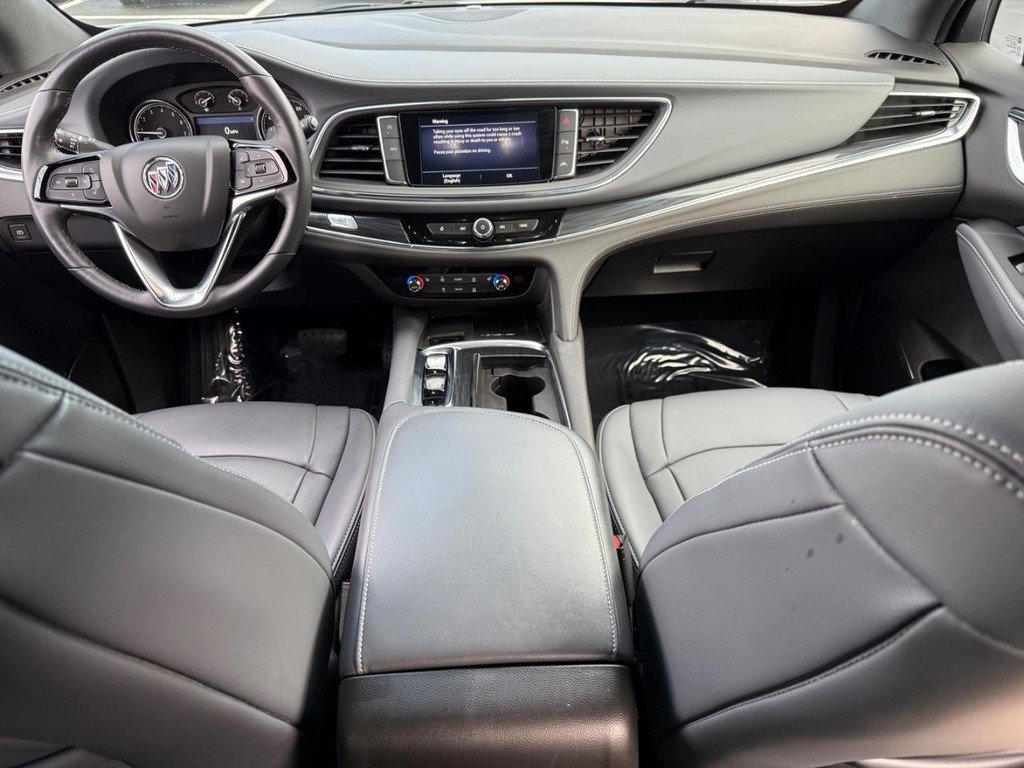 Used 2024 Buick Enclave Essence AWD/4WD image 13