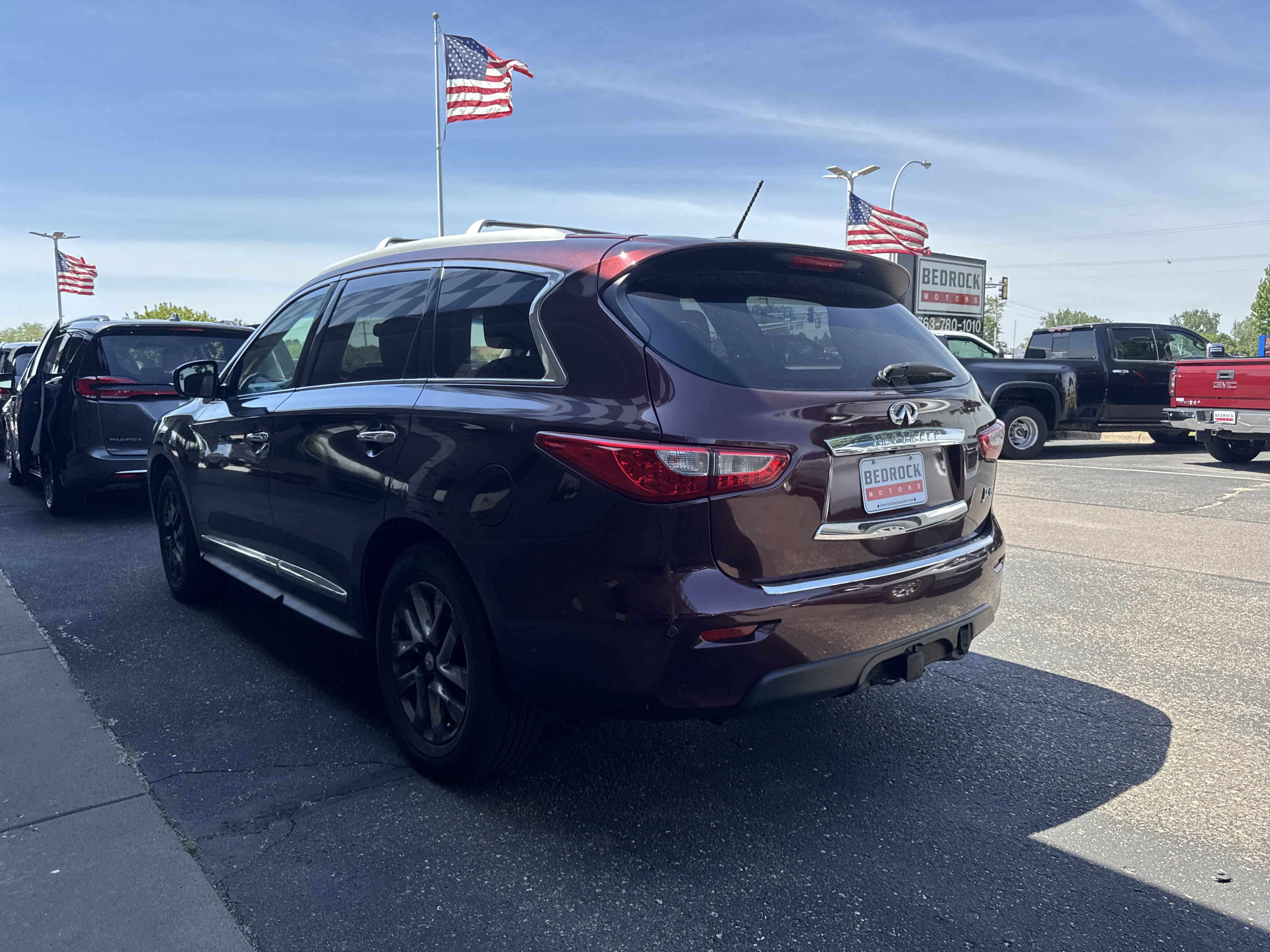 Used 2013 INFINITI JX35 AWD w/ Premium Pkg image 2