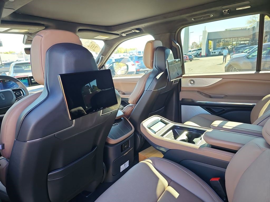 New 2025 Lincoln Navigator Black Label image 15