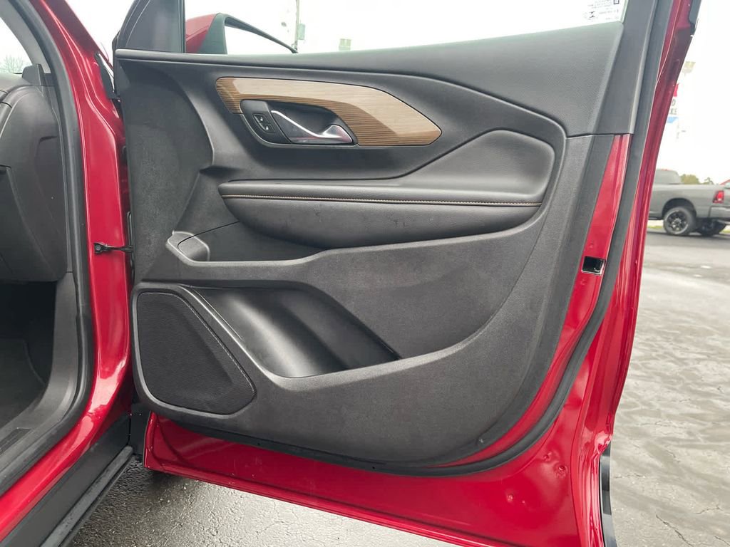 Used 2021 GMC Terrain SLE image 9