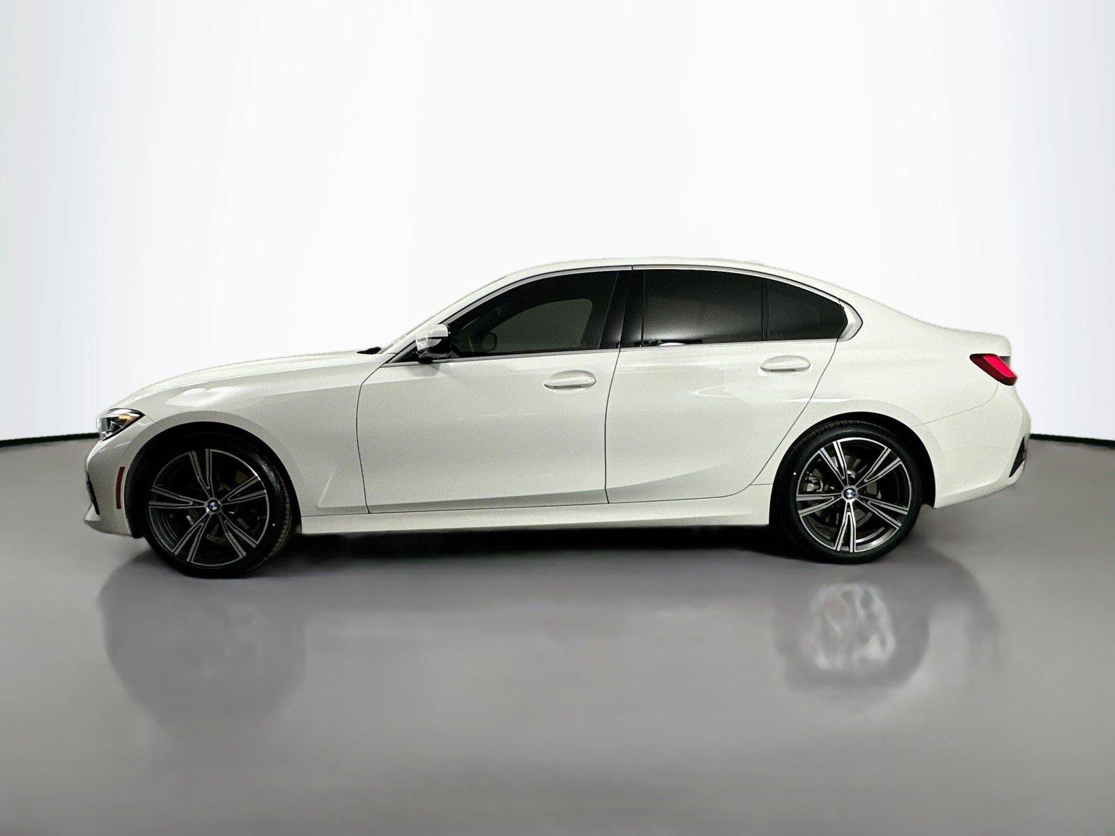 Used 2022 BMW 330i Sedan w/ Driving Assistance Package RWD image 8