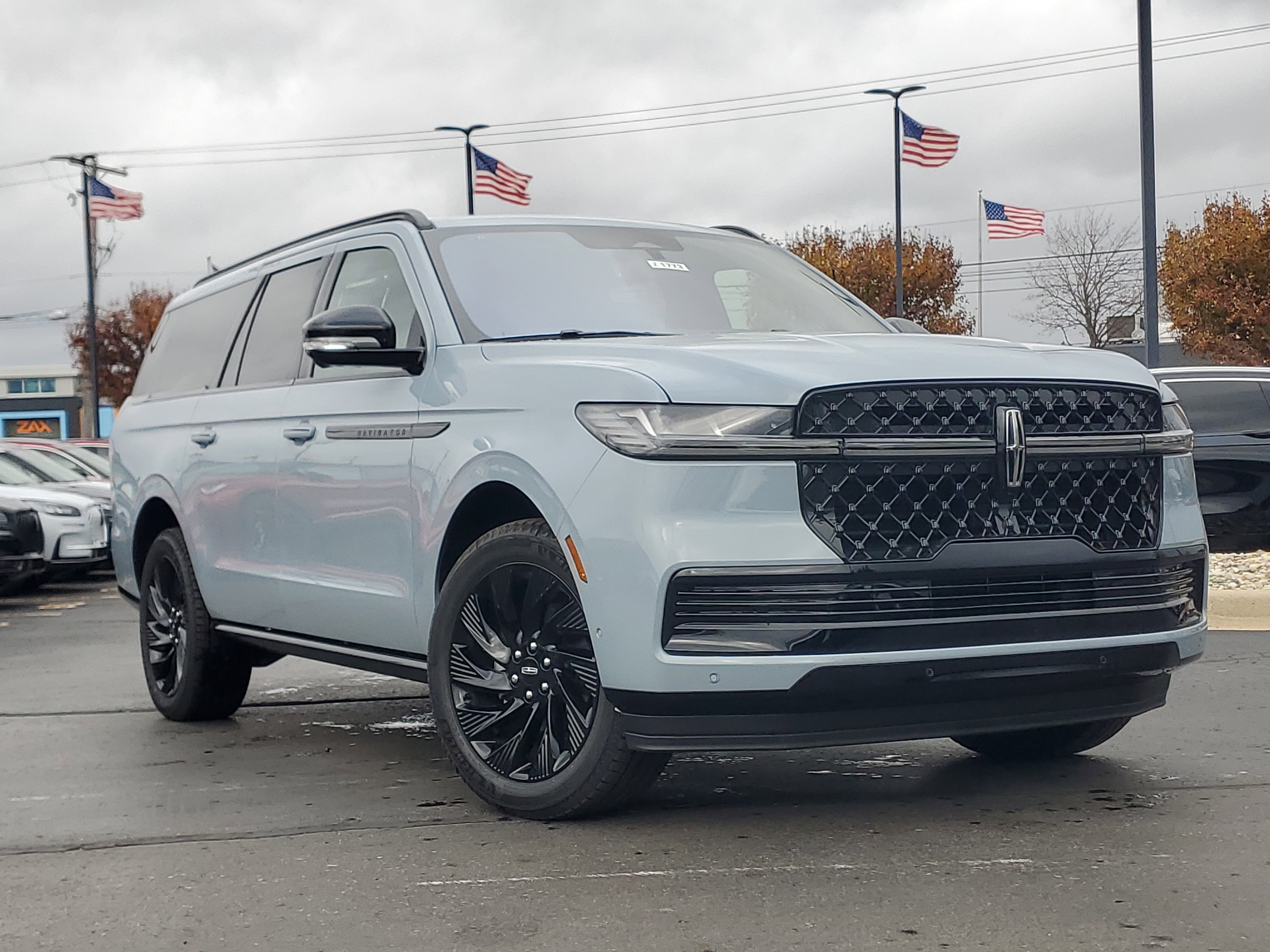 New 2025 Lincoln Navigator L Reserve w/ Jet Appearance Package image 1