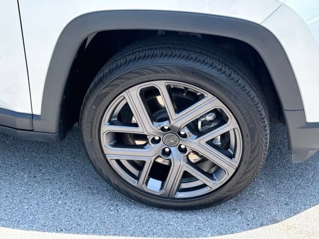 Used 2026 Jeep Compass Limited AWD/4WD image 11
